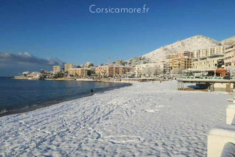 La plage du Trottel sous la neige