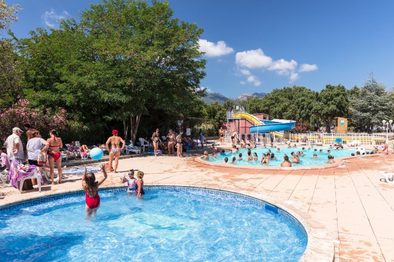 Le camping, la solution préférée pour des vacances en corse en famille
