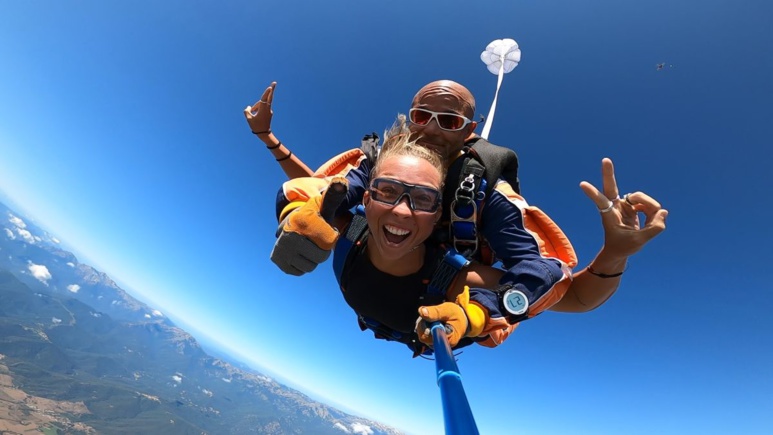 Où faire un saut en parachute en Corse ?