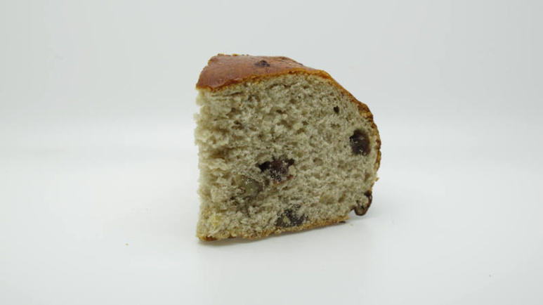 Pain des morts, raisins secs et noix Pain des morts, raisins secs et noix