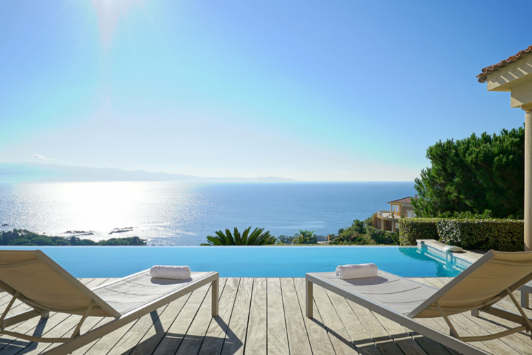 Villa vue mer à Ajaccio - Crédit MYAH Villa vue mer à Ajaccio - Crédit MYAH