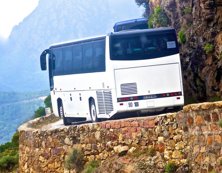 Autocar en Corse