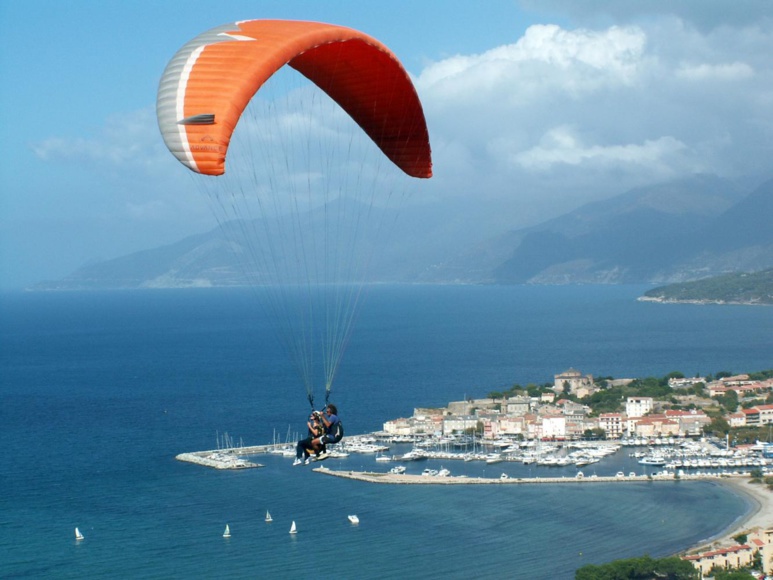 Parapente à Saint Florent (Altore)