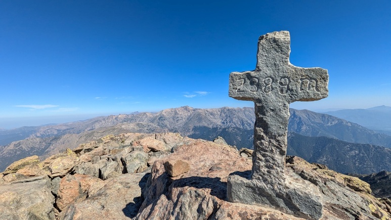 Le sommet du Monte d'Oru