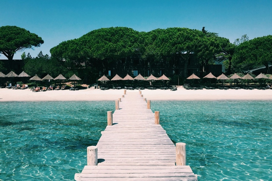 Hôtel pied dans l'eau à Santa Giulia