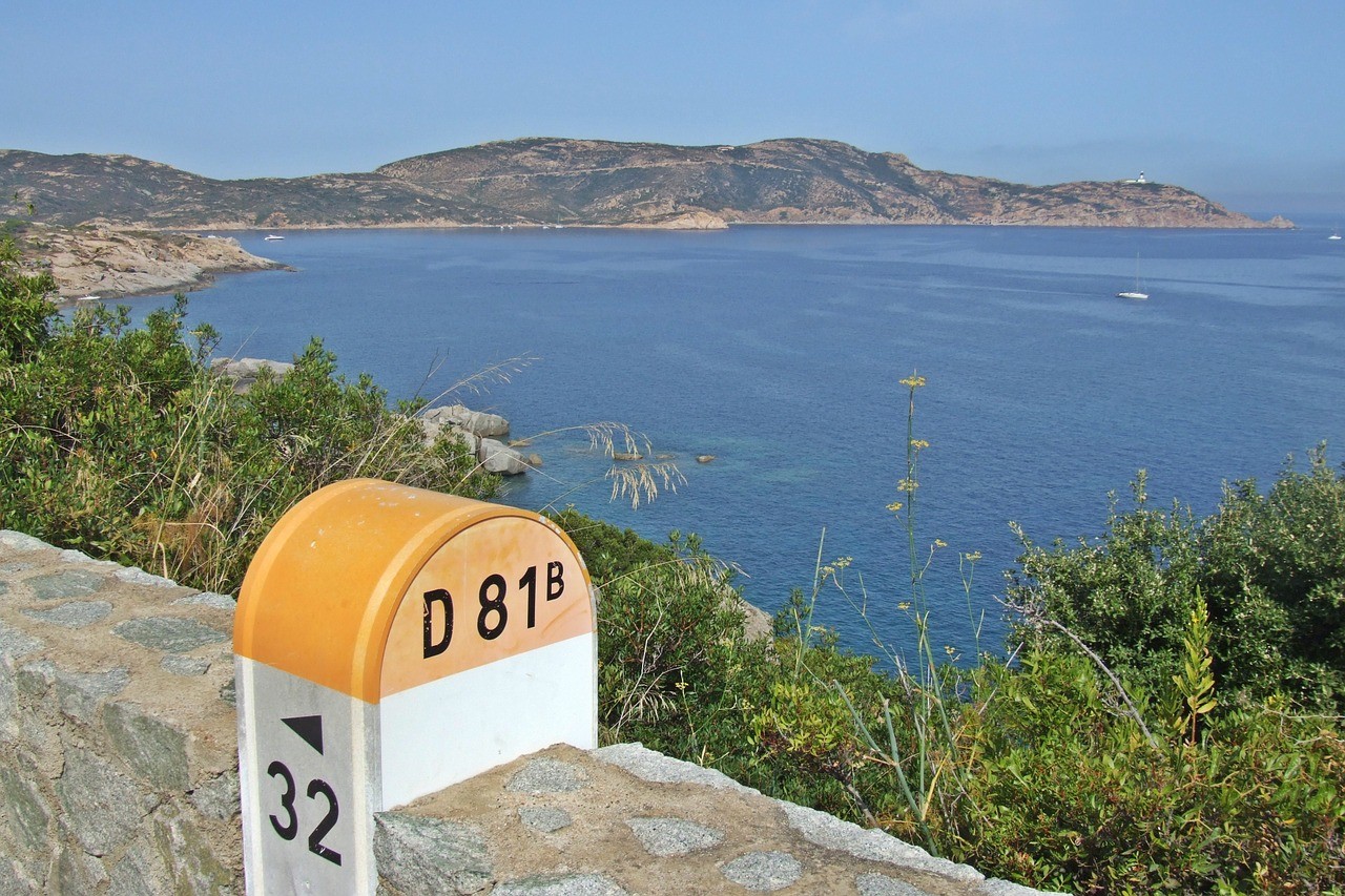 À la découverte de l'île de beauté en voiture