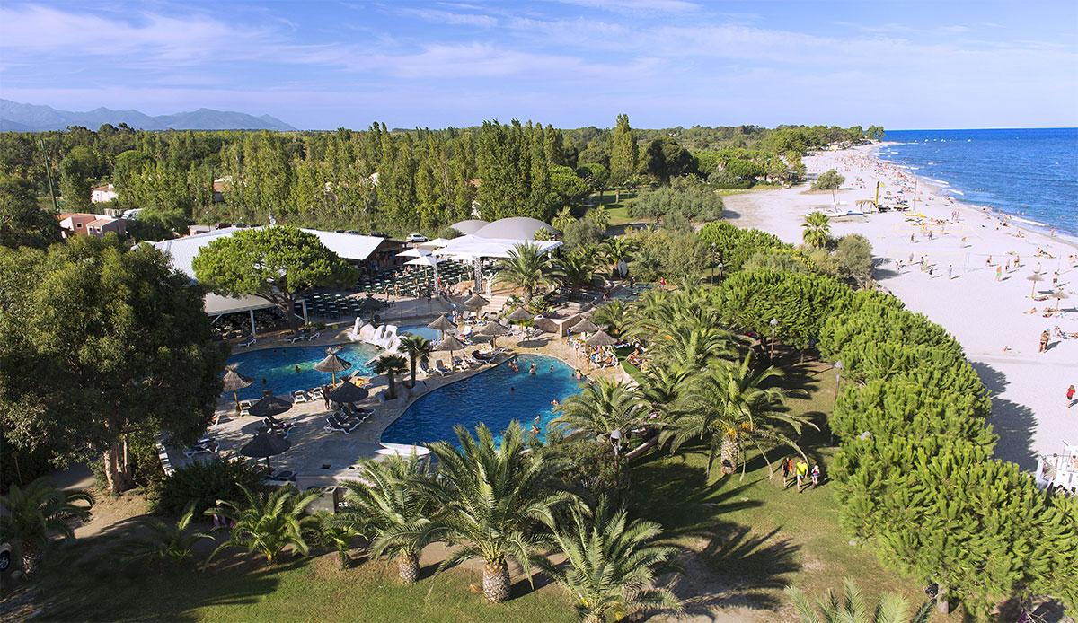 Campings 5 étoiles en Corse : vacances haut de gamme entre nature, plage et confort