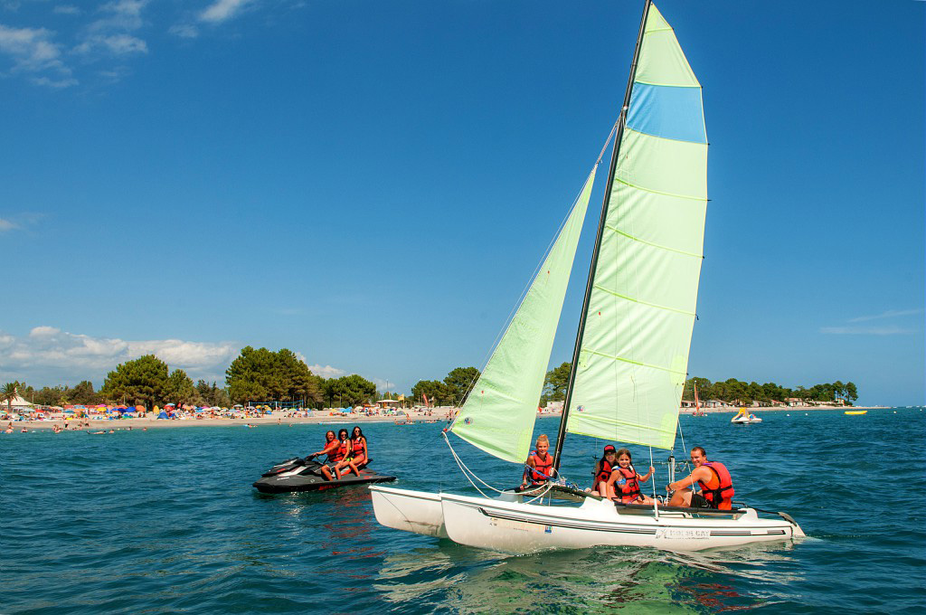 Campings 5 étoiles en Corse : le luxe du plein air pour des vacances d’exception sur l’île de Beauté