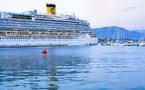 Bateau Costa dans le port d'Ajaccio Bateau Costa dans le port d'Ajaccio